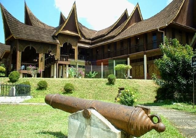 seremban-attractions-and-things-to-do-negeri-sembilan-state-museum