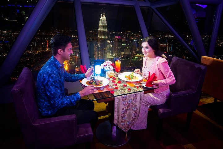 best-things-to-do-in-kuala-lumpur-at-night-kl-tower-atmosphere-360